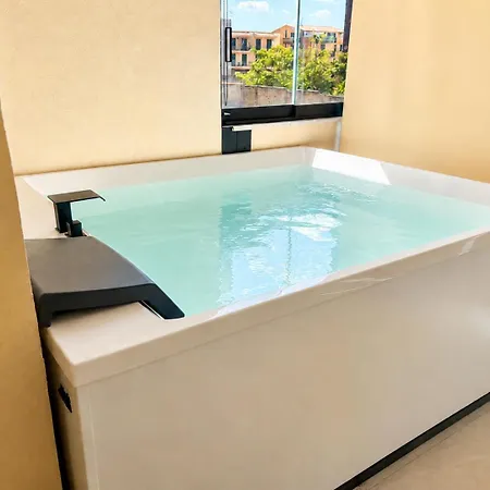 Grifone With Private Jacuzzi Apartamento *